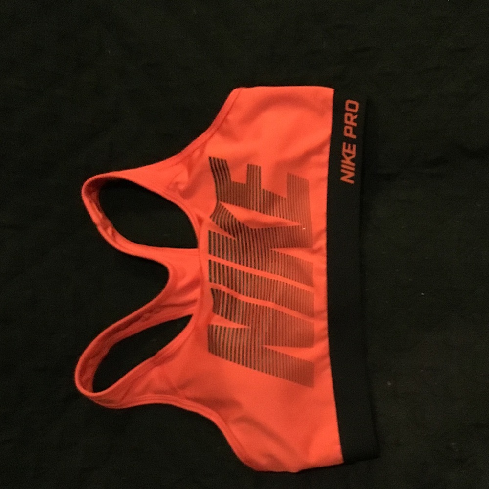 Medium NIKE sports bra